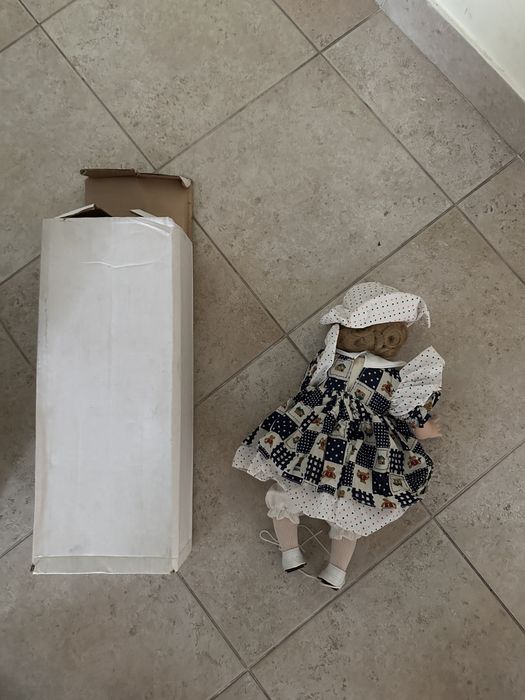 Bonecas de porcelana bonitas e para coleção