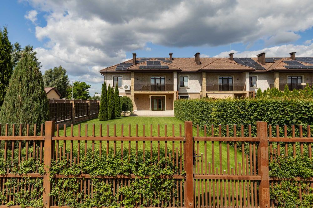 Оренда таунхауса 215 м² у КМ «Блакитна Лагуна» (Осокорки) | 3 спальні, гараж, пляж, охорона