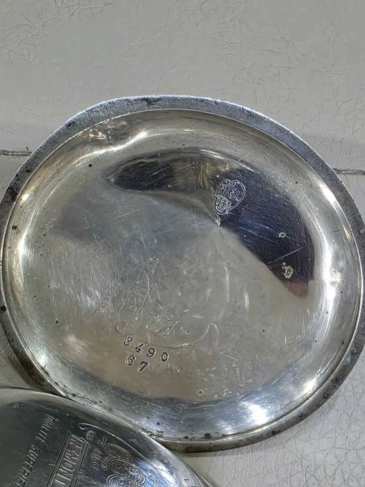 Карманные часы в  серебряном корпусе