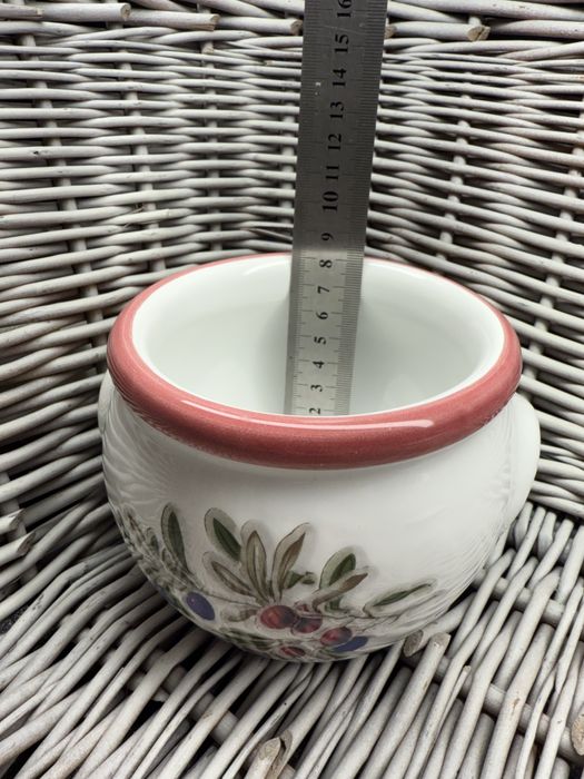 Ceramiczny pojemnik na oliwki z pokrywką