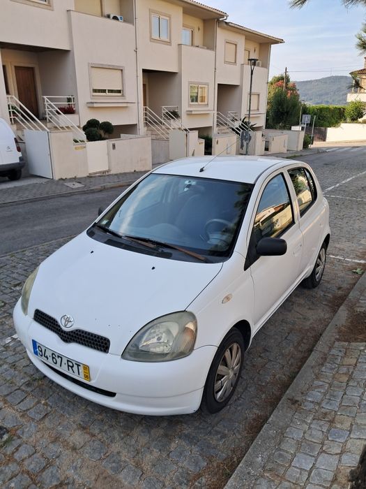 Toyota Yaris 1.0 gasolina 2001