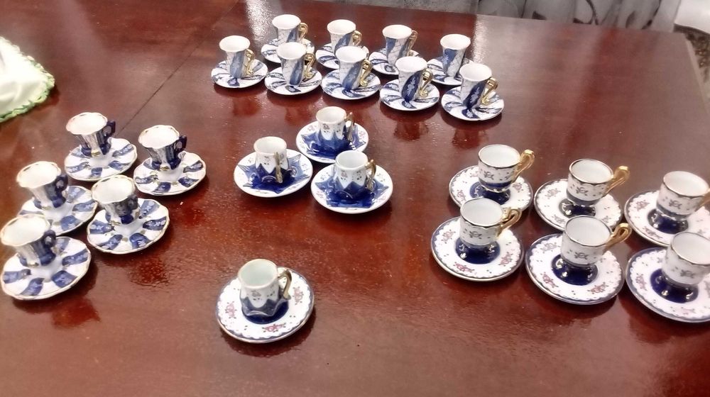 4 Conjuntos de chávenas miniaturas com pires estilo clássico coleção