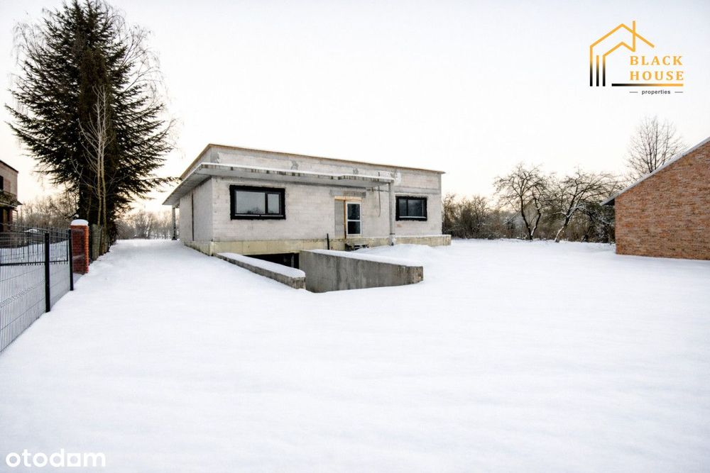 Nowoczesny Dom w Stanie Surowym Zamkniętym