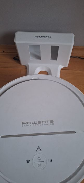 Робот пилосос Ровента,автоматичний з базою робот,добре прибирає