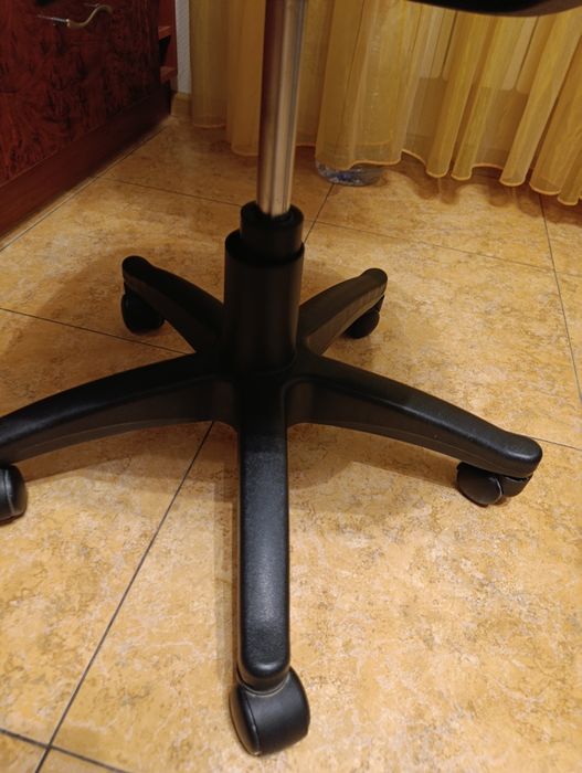 Стул комп'ютерний