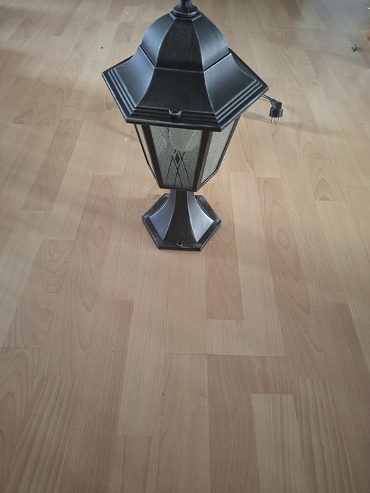 Lampa zewnętrzna