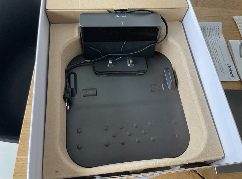 iRobot Braava Jet M6 Czarny Limitowany MOP Myje Podłogi M6133