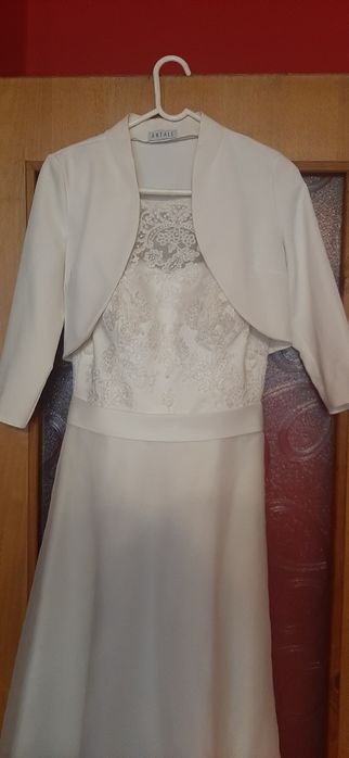 Suknia ślubna ecru