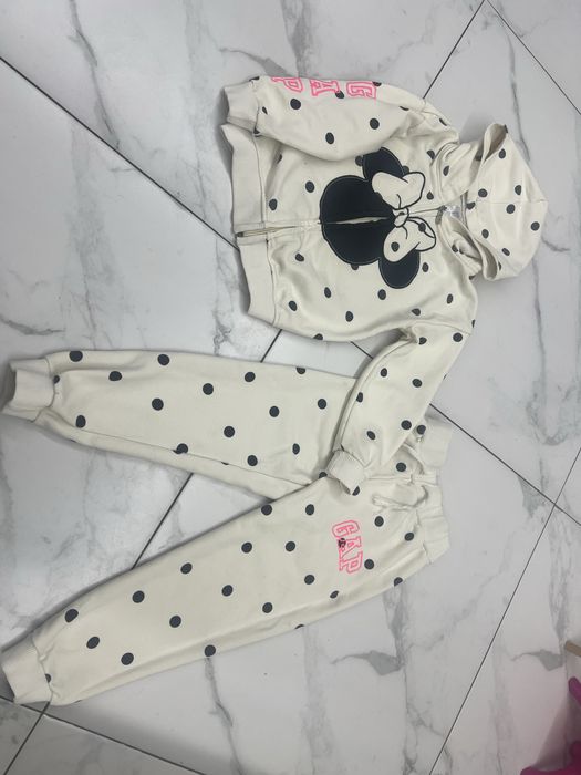 Костюм на дівчинку