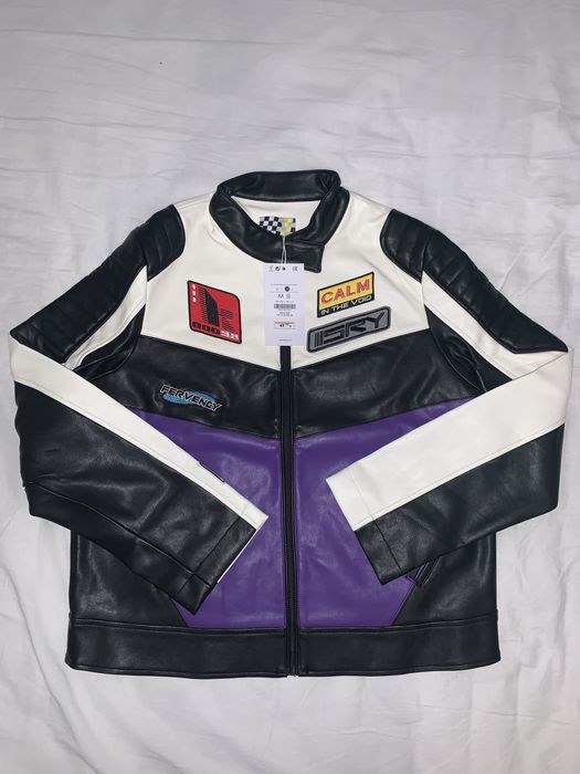 Байкерська жіноча куртка від Bershka