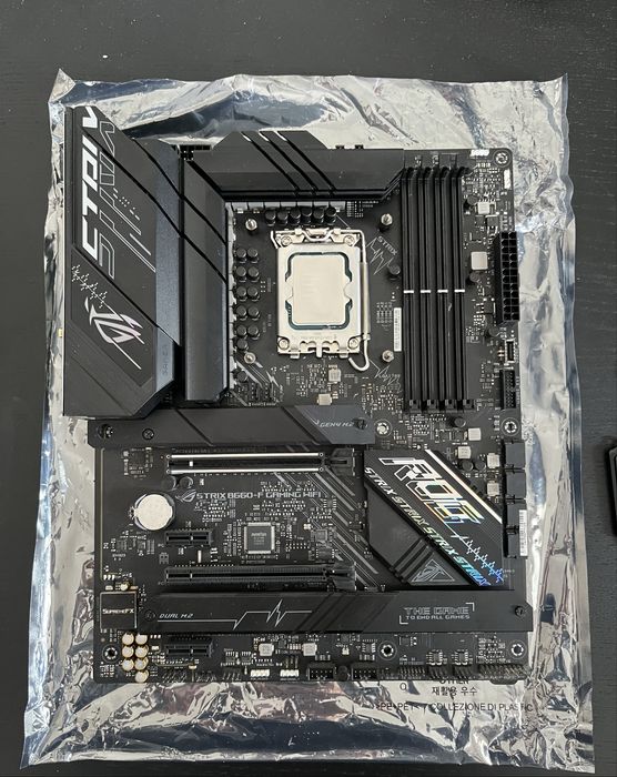 Bundle ROG STRIX B660F + i5 13400F