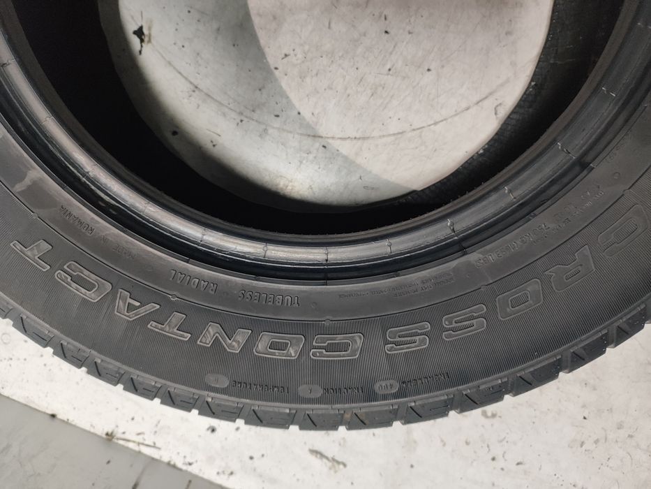 2 pneus semi novos Continental Cross Contact 215/65R16 Oferta portes