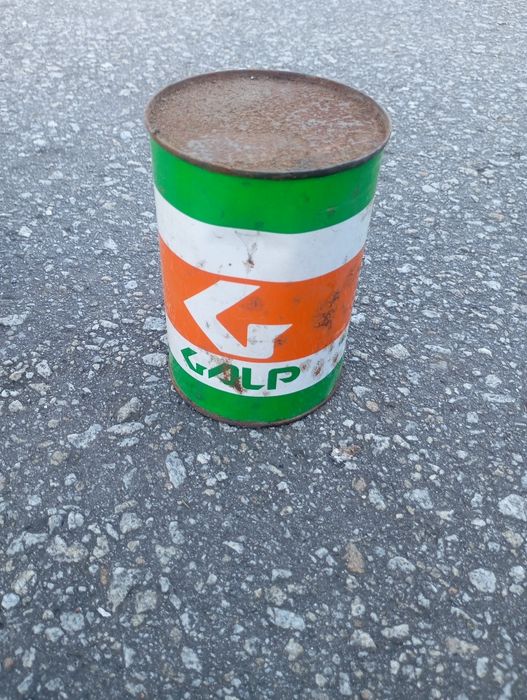 Vendo esta lata muita bonita bom estado