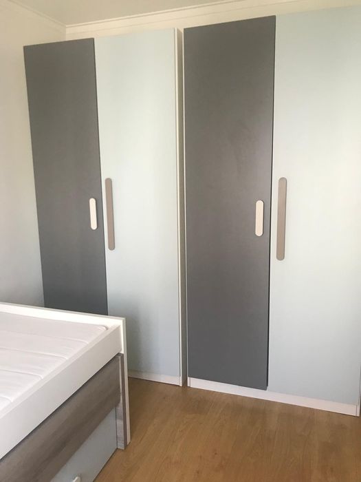 Quarto juvenil em bom estado