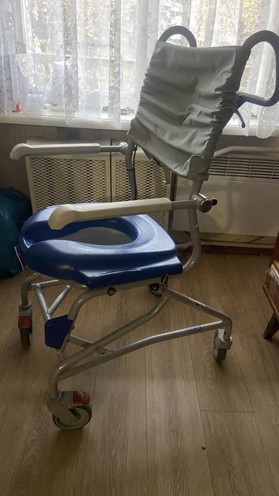 Инвалидное кресло - туалет