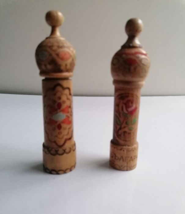 2 Porta agulhas em madeira pintada

Envio em embalagem cuidada e p