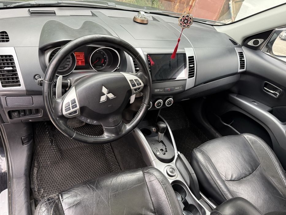 Mitsubishi Outlander XL 3.0 AT (S63)