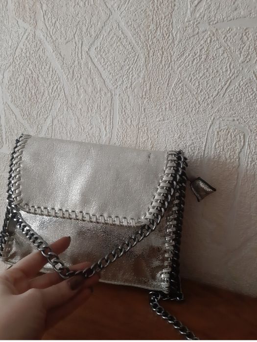 Стильная кожанная сумка