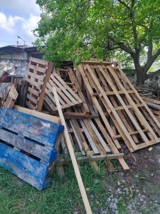 Поддоны дёшево отдам,можно на дрова