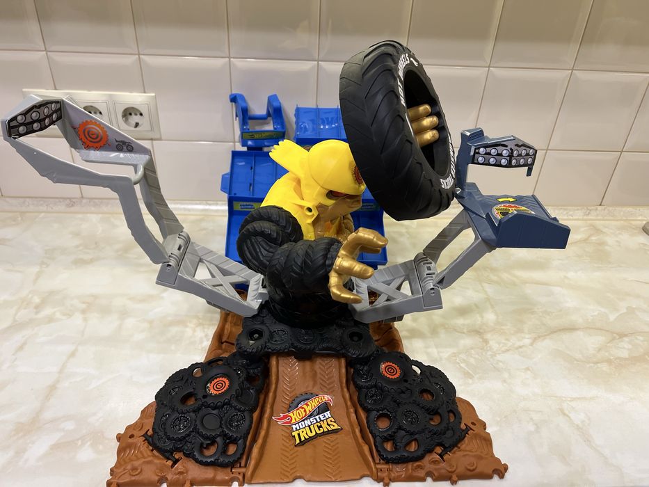 Трек Хот Вілс Атака Крашзили Hot Wheels