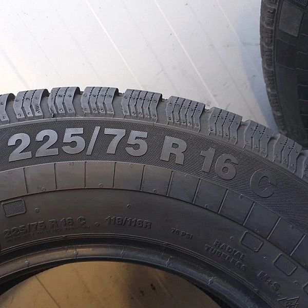 Opona całoroczna Continental VancoFourSeason 2/225/75R16/118/116 R wzm