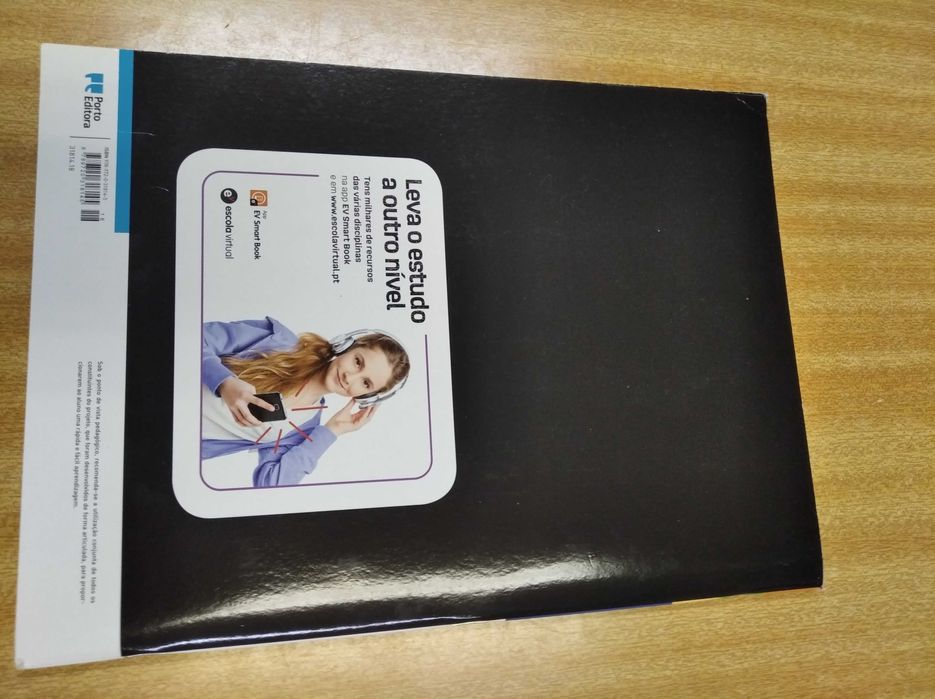 Caderno de atividades 8 ano Francês, novo!