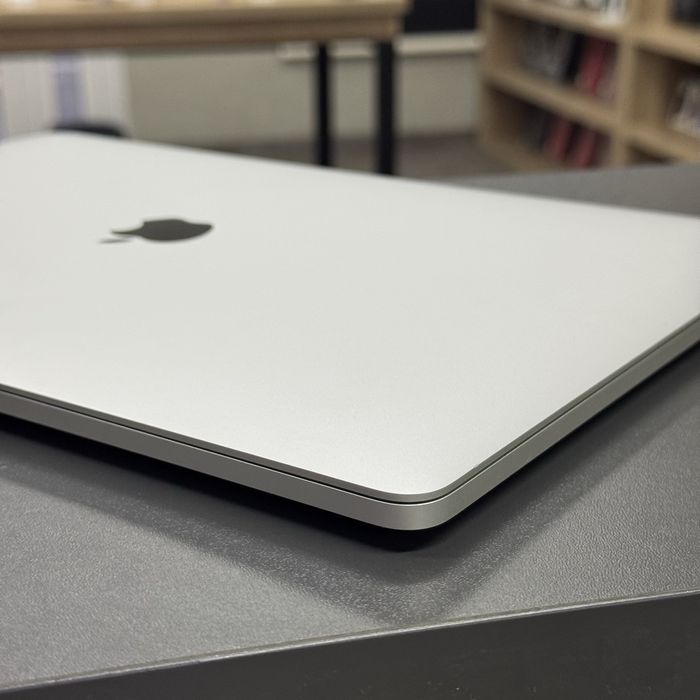 Ідеальний - MacBook Pro 15'' 2018 i7 / SSD 1 TB / 16 GB Магазин