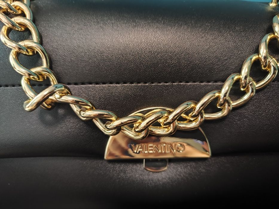 Valentino Vars torebka łańcuch złoty Mario czarna ekoskóra do ręki