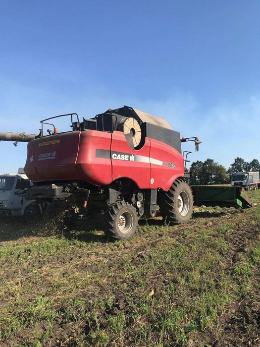 Комбайн Case 8010