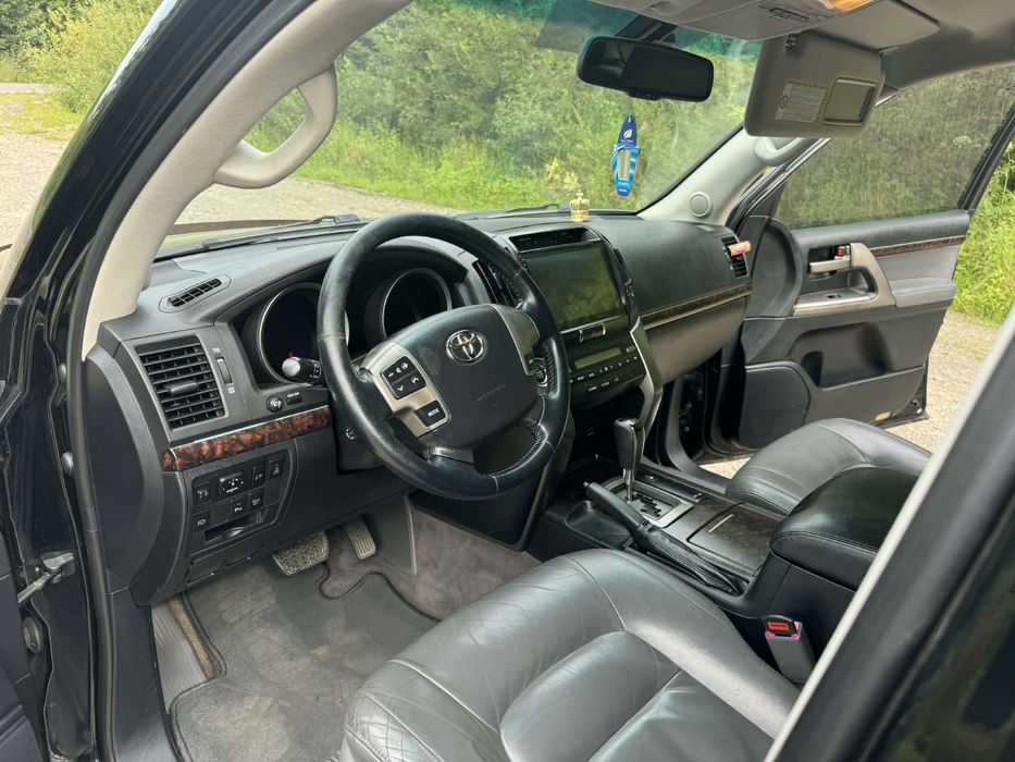 Toyota LC200 4,5 дизель