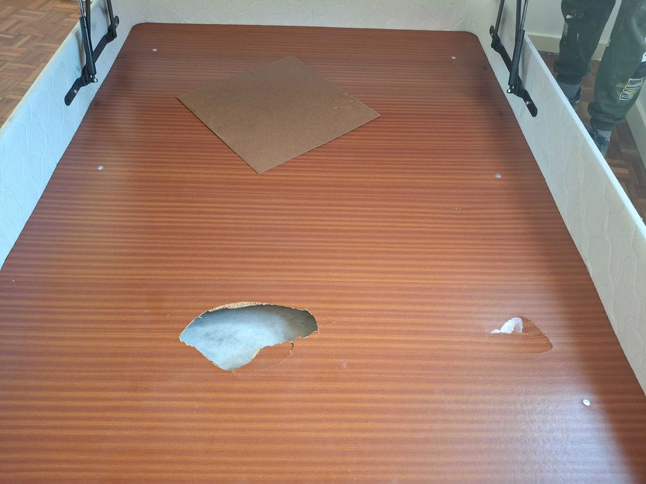Cama (soumier) de casal com colchão