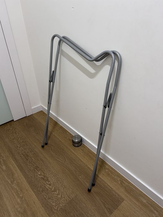 Stojak pod waniennkę dla niemowlaka - skladany