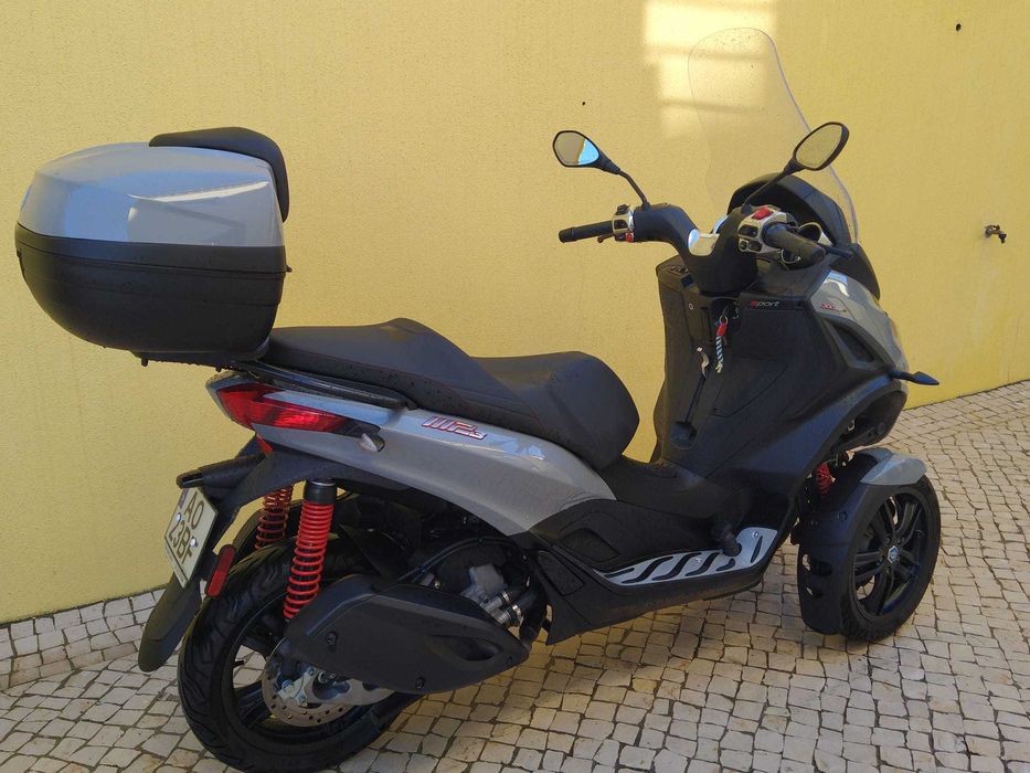 Piaggio MP3 300 Sport