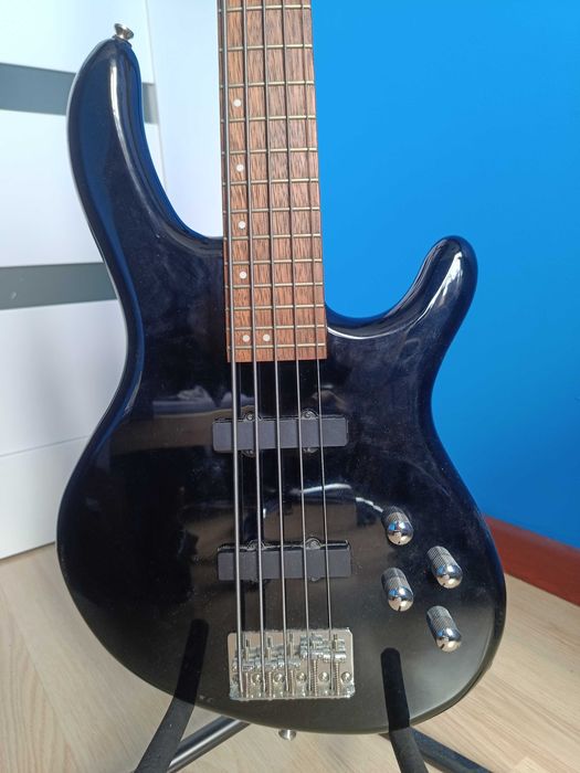 Gitara basowa 5-strunowa Cort Action Bass V Plus