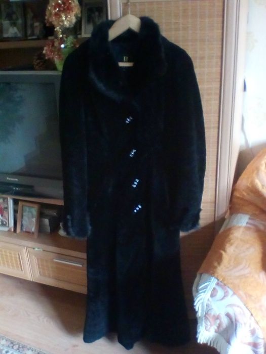 Продам мутоновую шубу