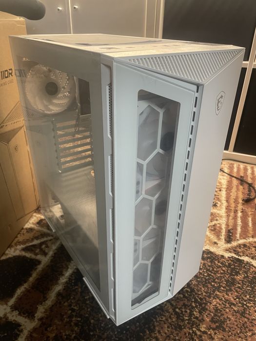Obudowa gamingowa MSI MAG Gungnir 110R Biała