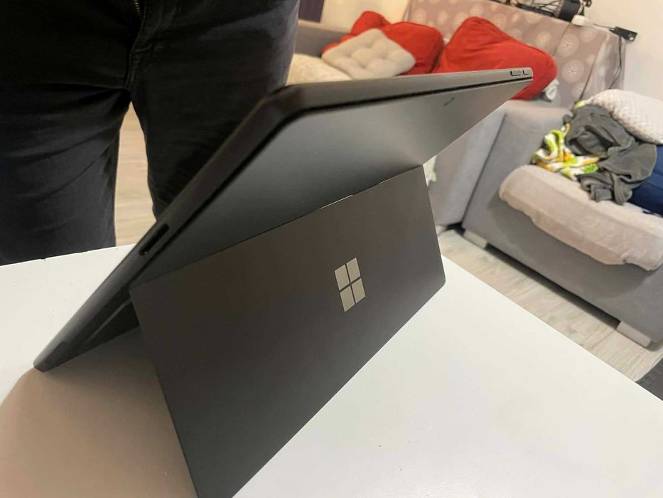 Czarny Surface Pro 9 16GB RAM i5-1235U