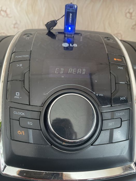 Музичний центр (магнітола) LG SB-74 MP3/CD/USB