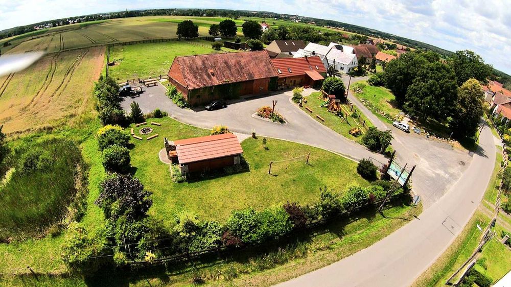 NOCLEG parking pokoje z kuchnią i łazienką. HOTEL AGRO Niemodlin
