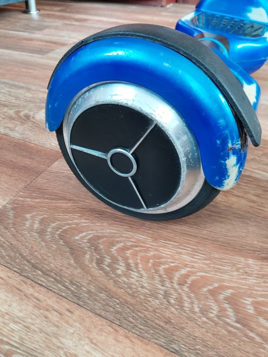 Нормальний стан  їде та тримає заряд