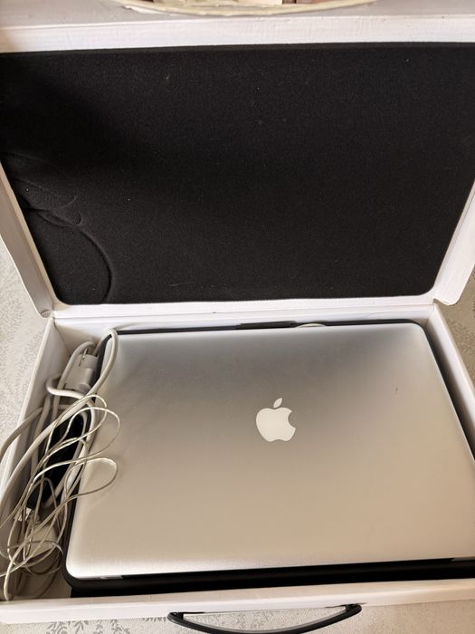 Apple MacBook Pro 15” A1286 (Mid 2010) Intel Core i5 / 4GB / 320GB