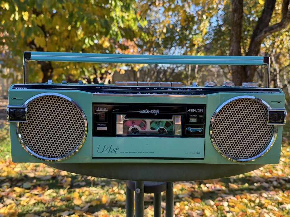 Продам магнитолу Sanyo U4 SF