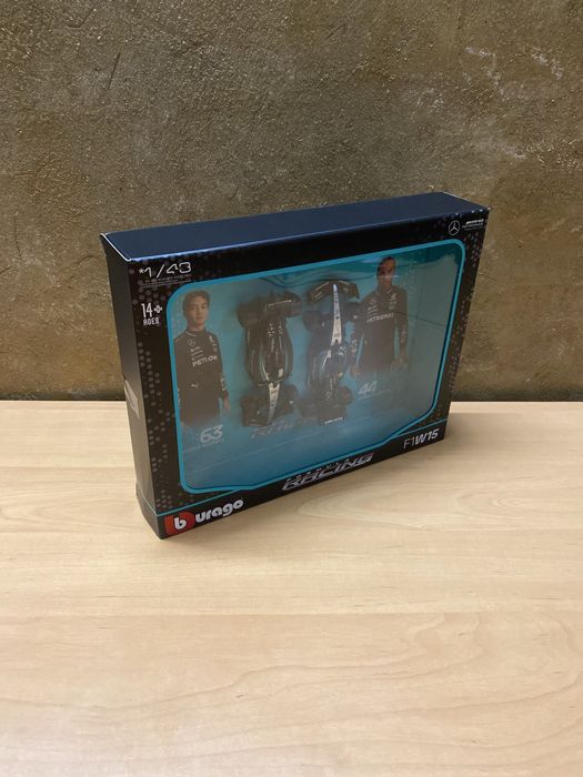 Pack Collection Fórmula 1 Mercedes AMG F1W15 1:43 Bburago