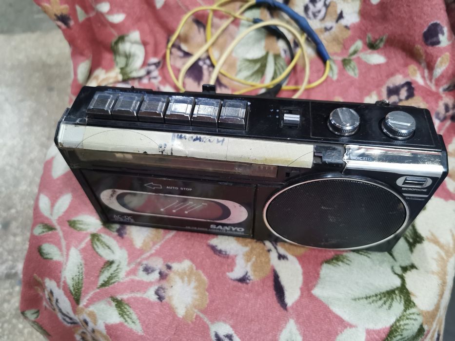 Распродажа магнитофонов Весна, Вега