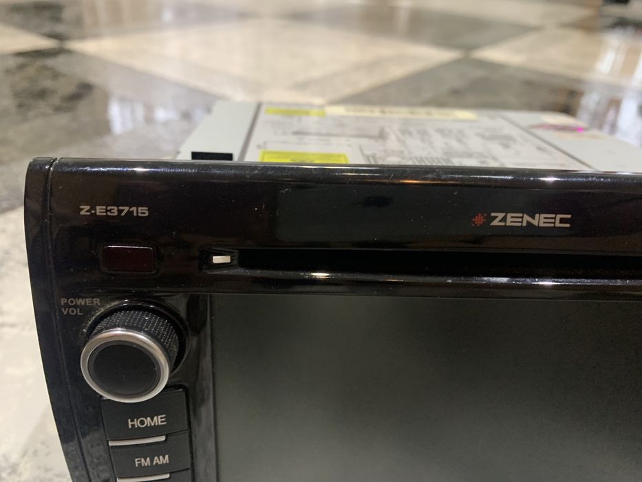 Продам автомагнітолу  Zenec MODEL NO ZE3715