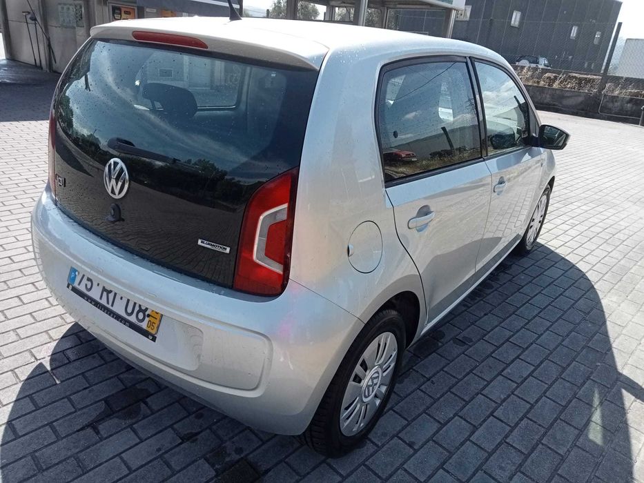VW Up! 1.0 Bluemotion | 130.000 km | Excelente Estado