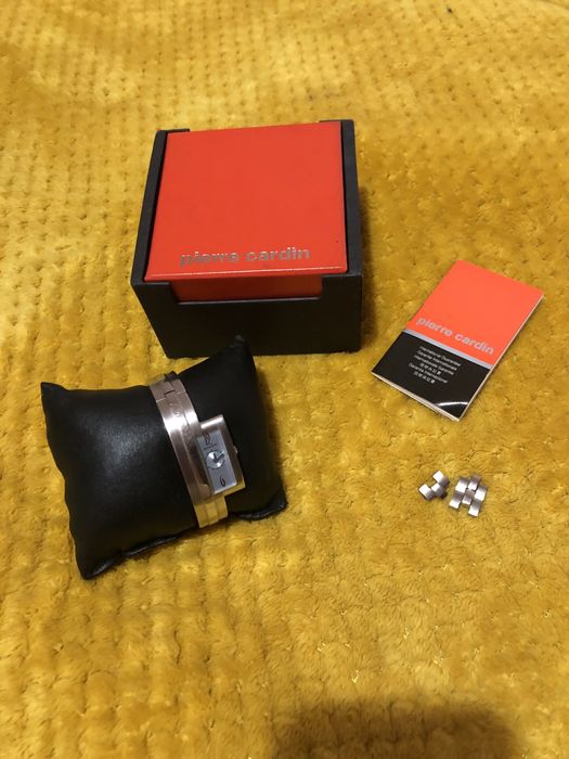 Relógio (Pierre Cardin)