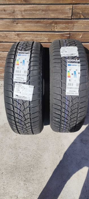 2 Pneus 235/60R18 FULDA Novos