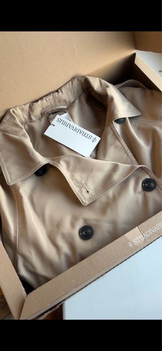 Жіночий плащ Stradivarius S,M,L