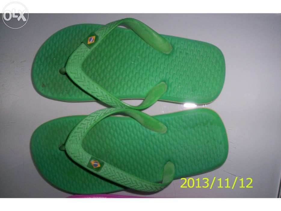Chinelos n.º 30 (3 pares)